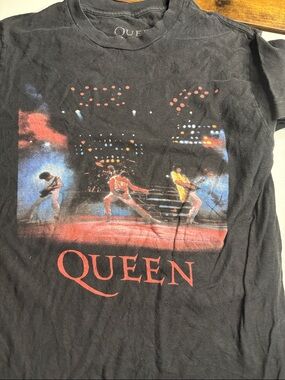 Queen Black Graphic Concert Tee - Iconic Band Shirt